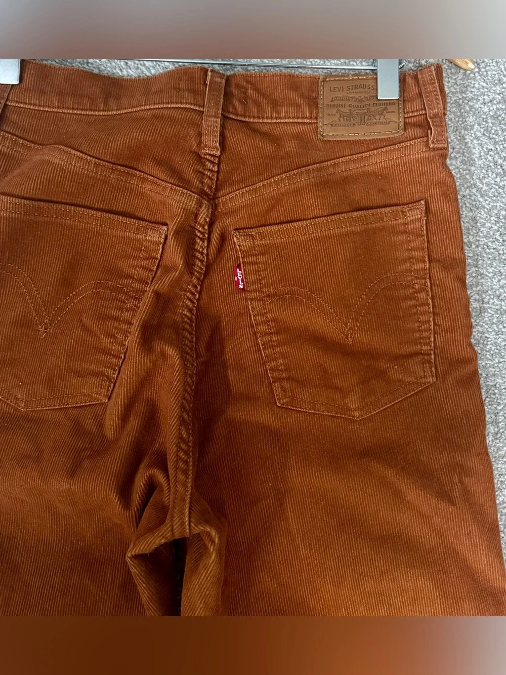 Levi’s Women’s Ribcage Flare Rust Orange Corduroy High Rise Pants Size 28